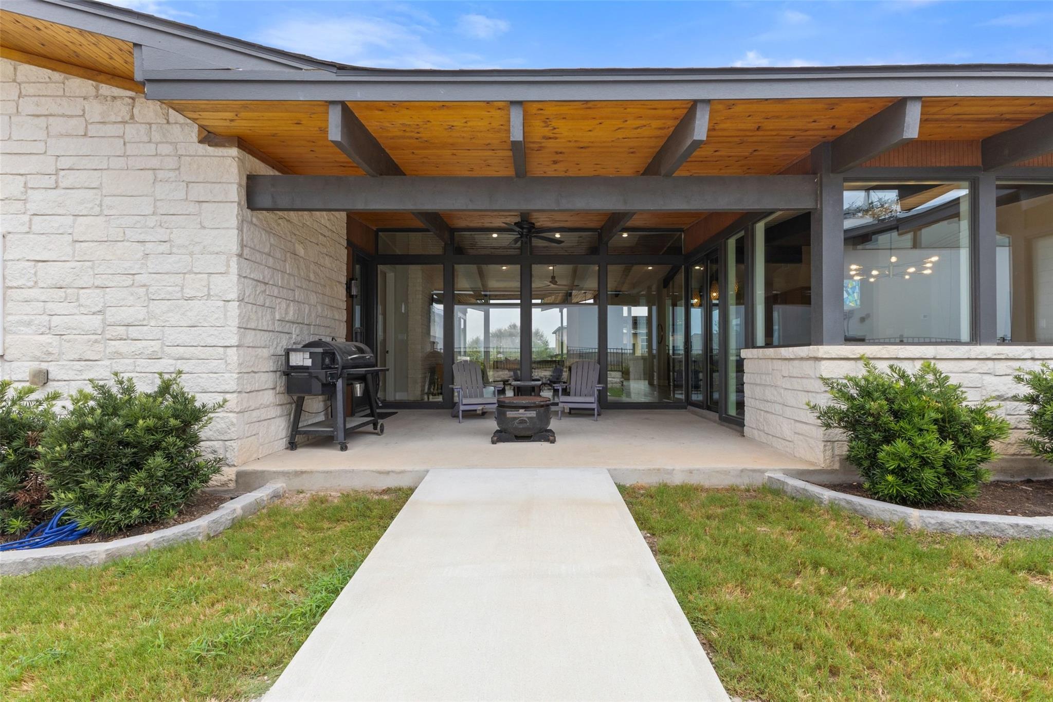 206 Waters View CT — photo 4