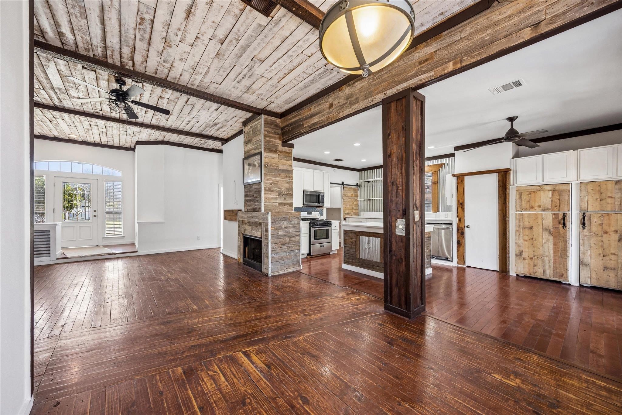 6502 Bramber LN — photo 3