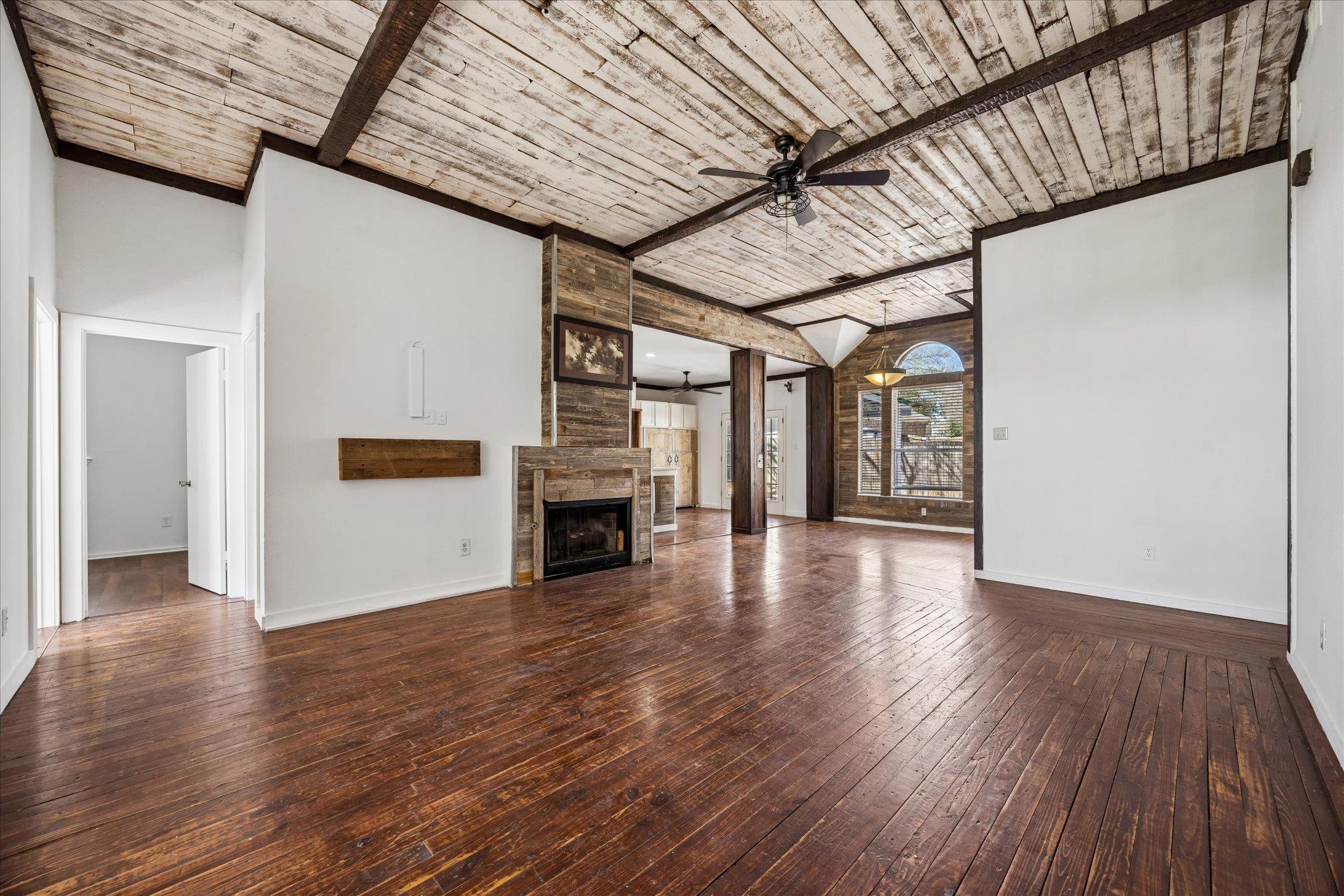 6502 Bramber LN — photo 4