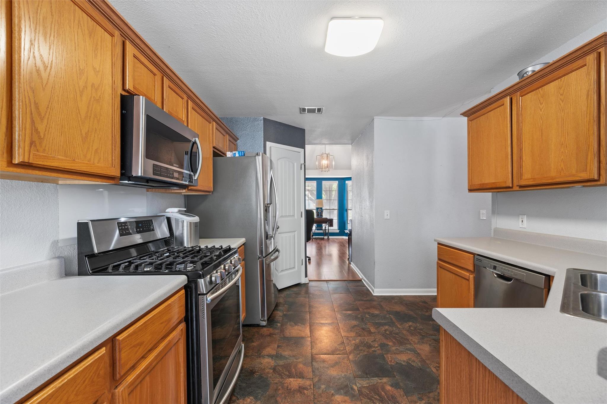 112 Dogwood DR — photo 4