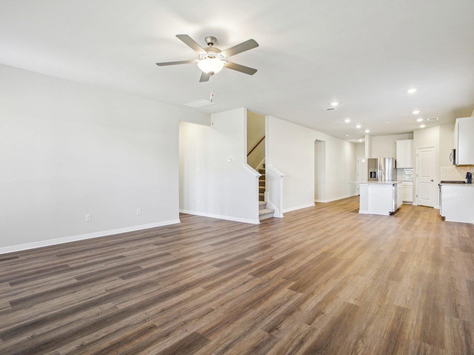 100 Woodbrook DR — photo 3