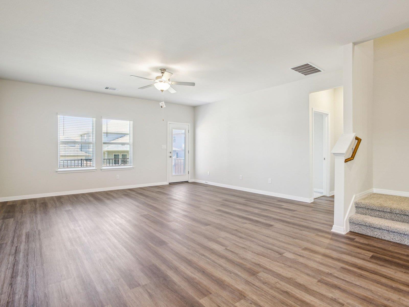 100 Woodbrook DR — photo 4