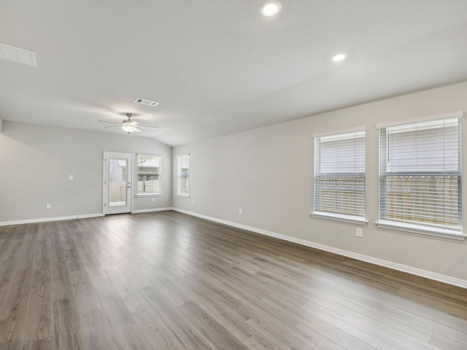108 Woodbrook DR — photo 3