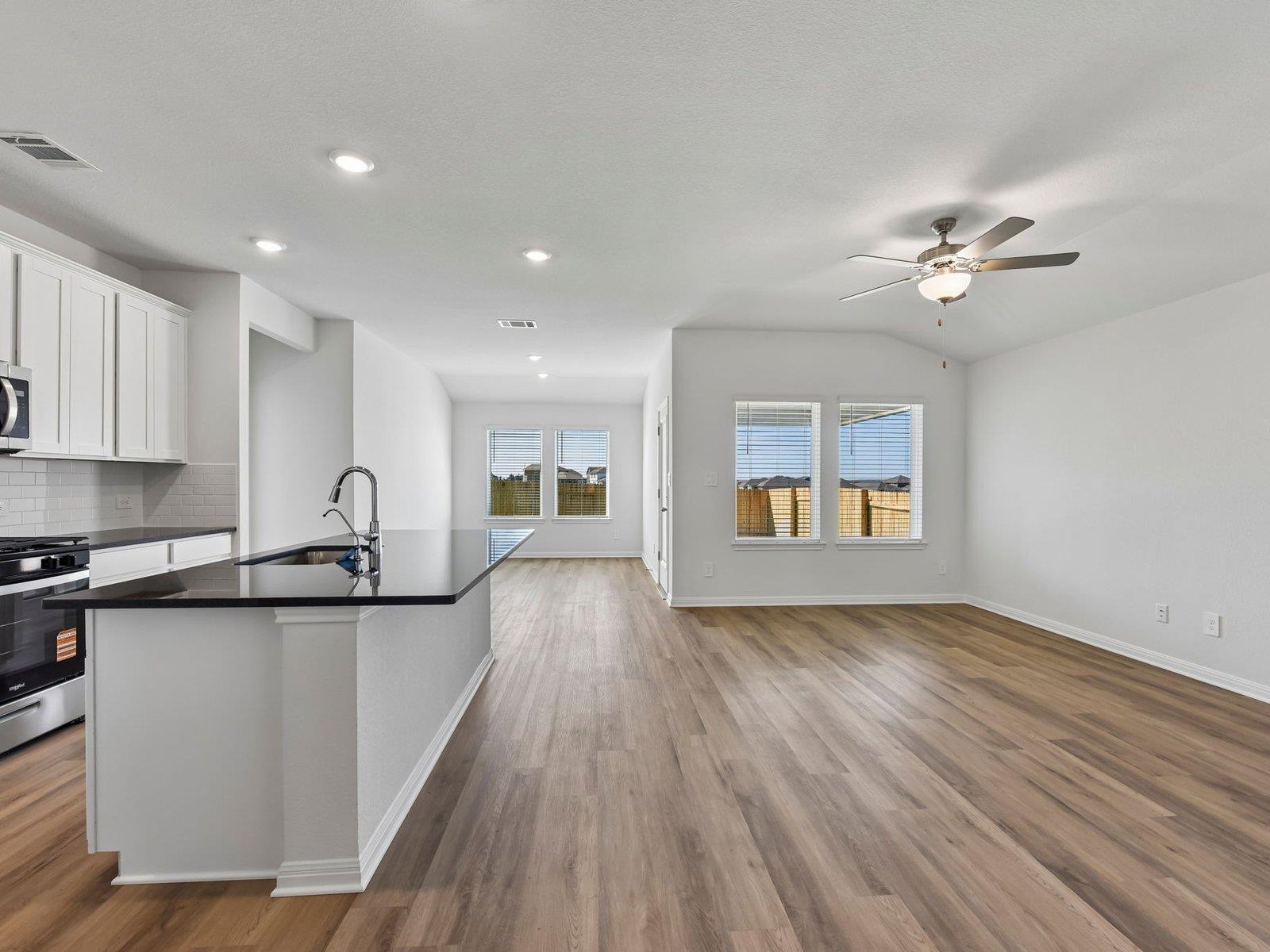 104 Woodbrook DR — photo 3