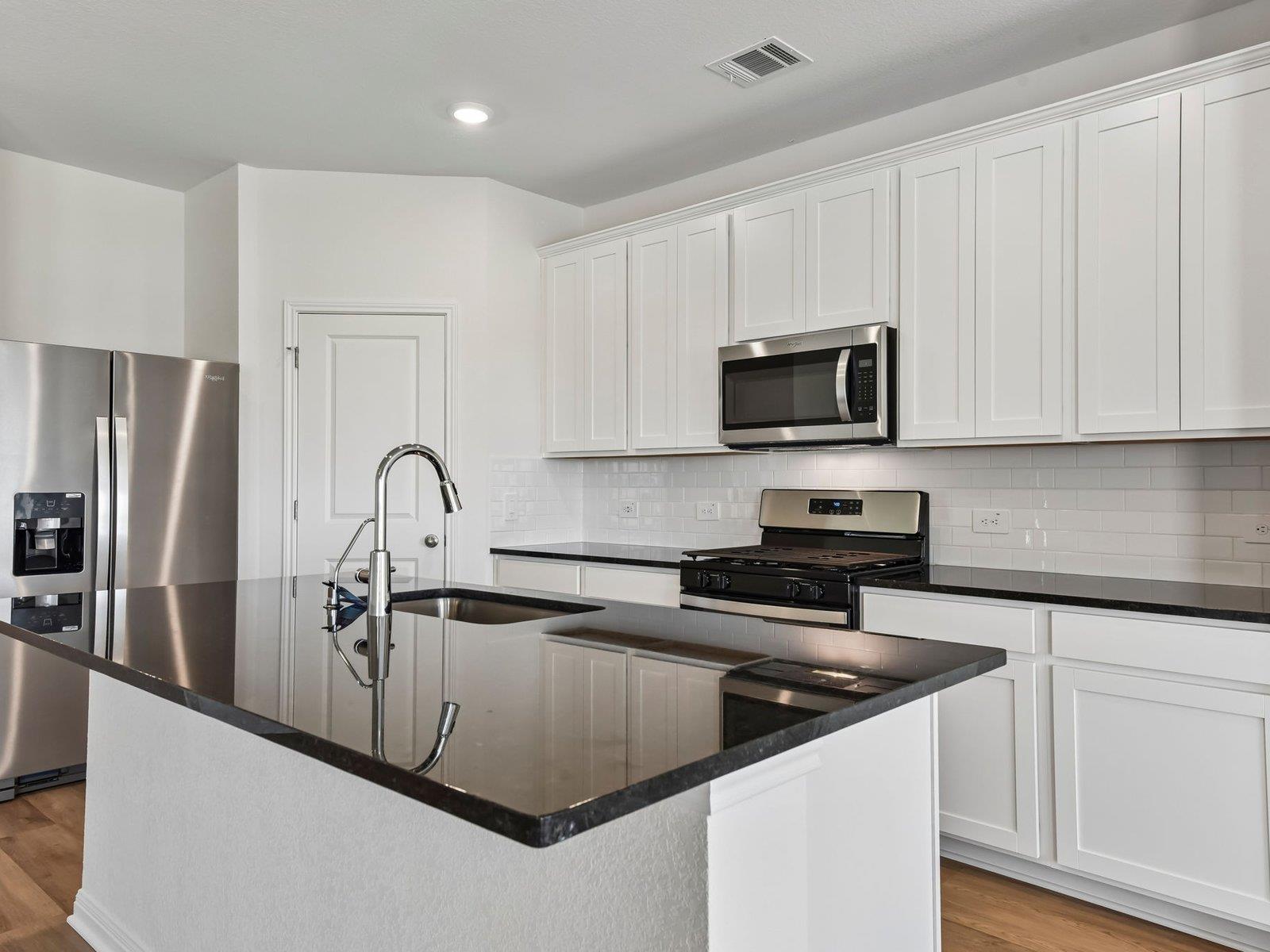 104 Woodbrook DR — photo 4