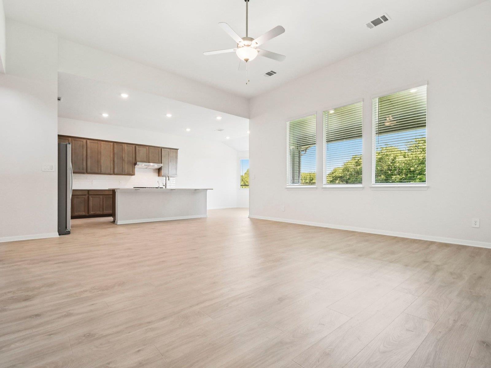 142 Divisadero DR — photo 3