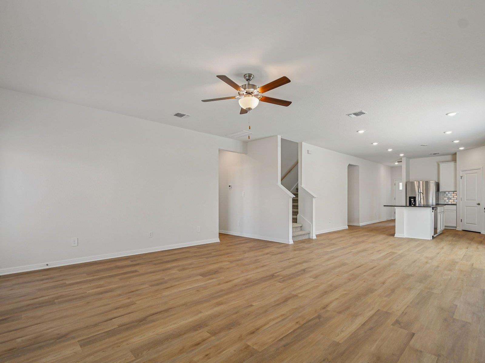 280 Red Tail Hawk LN — photo 3