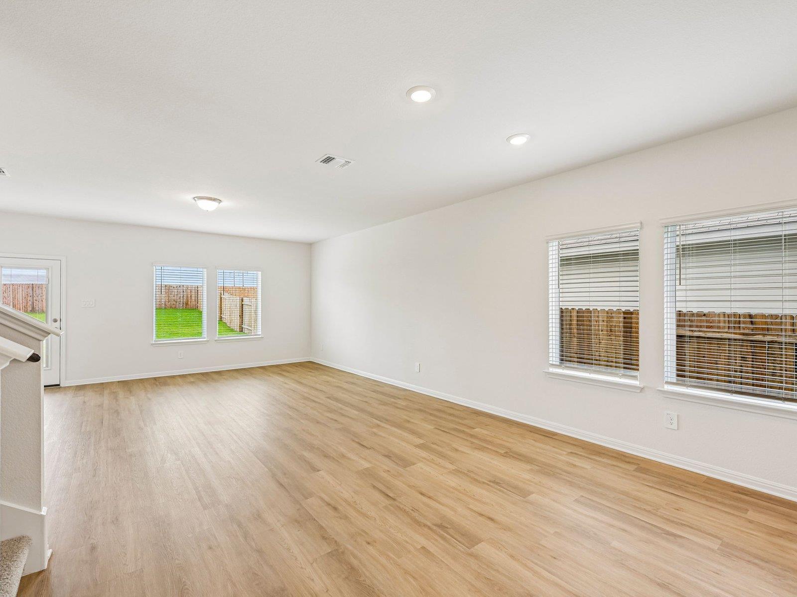 280 Red Tail Hawk LN — photo 4