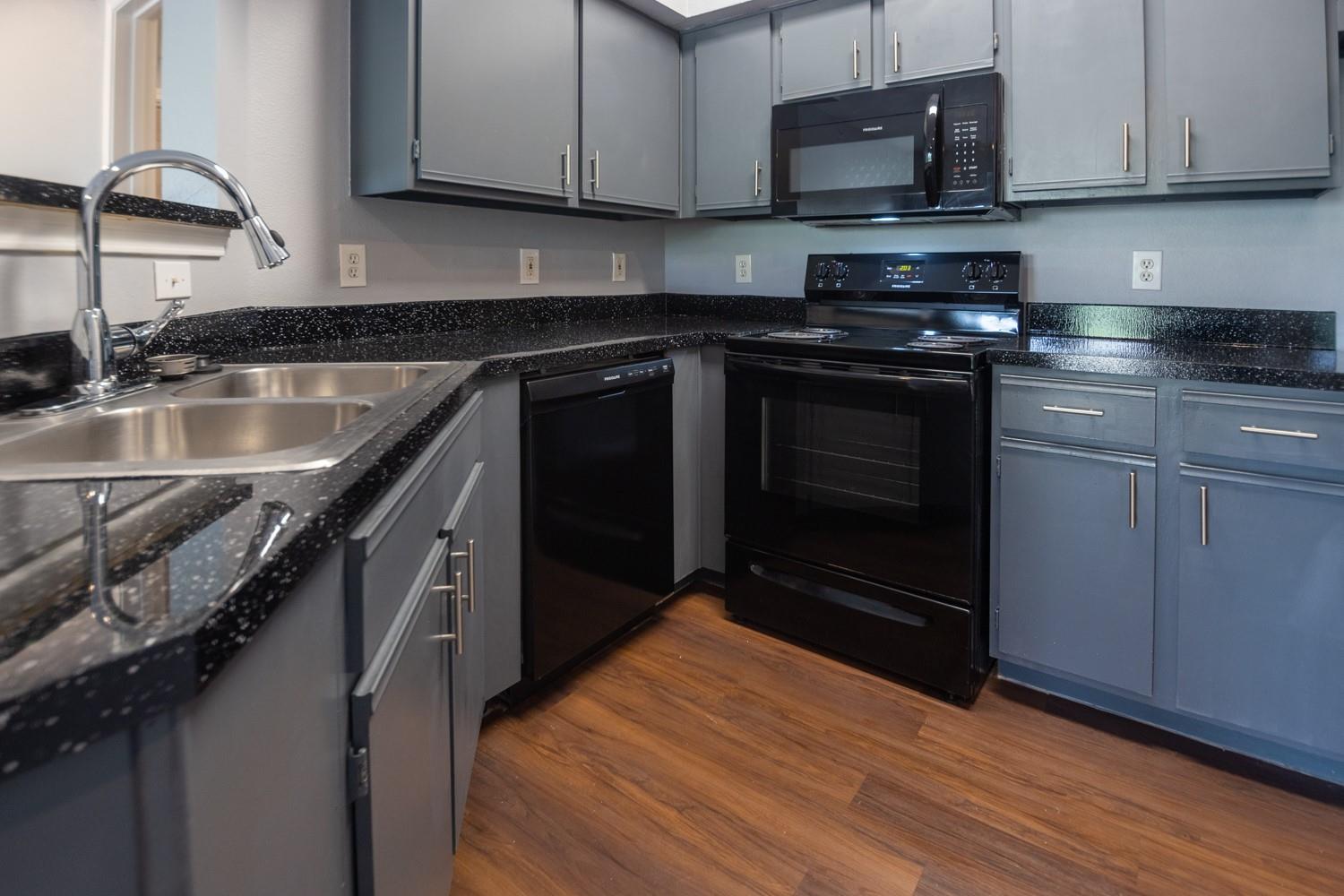 2320 Gracy Farms LN #821 — photo 4