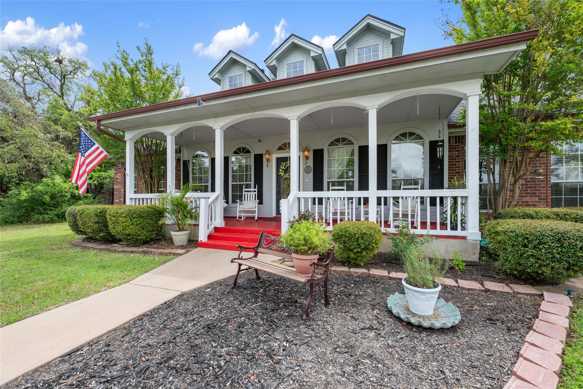 391 Liberty DR — photo 3