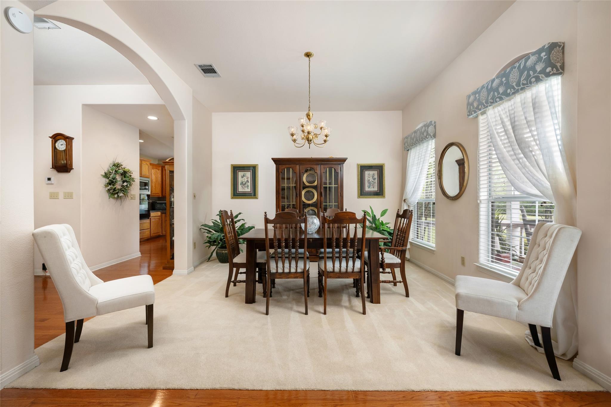 391 Liberty DR — photo 4