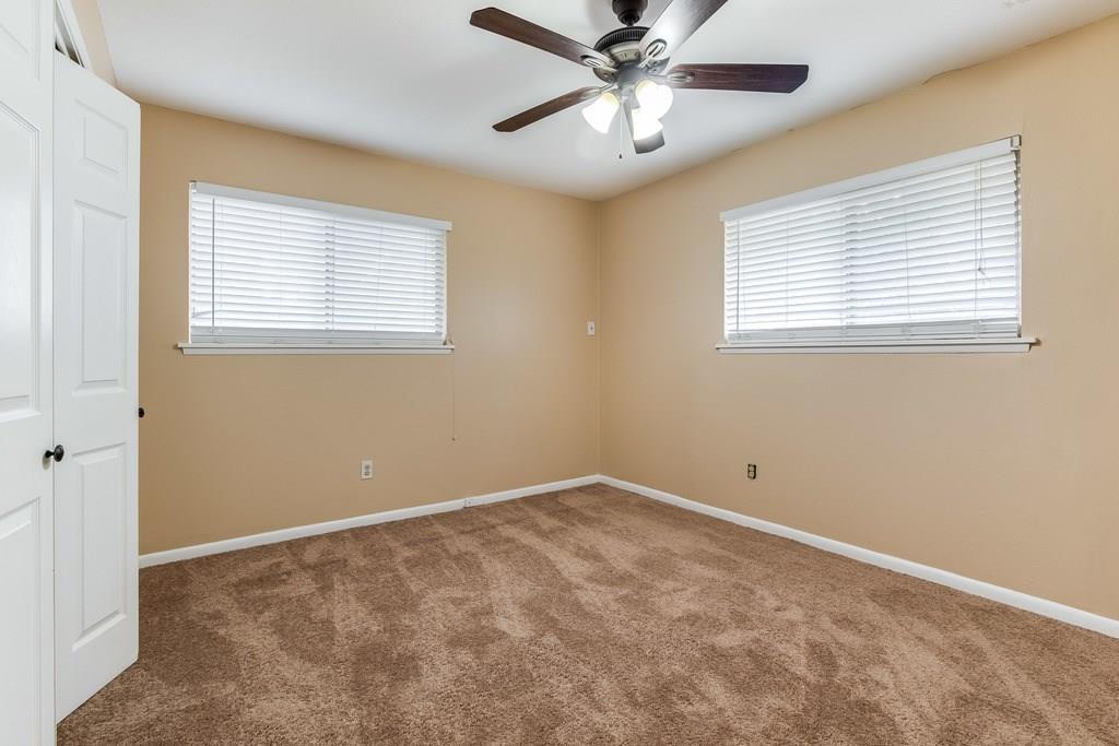 2802 ST EDWARDS CIR #B — photo 4
