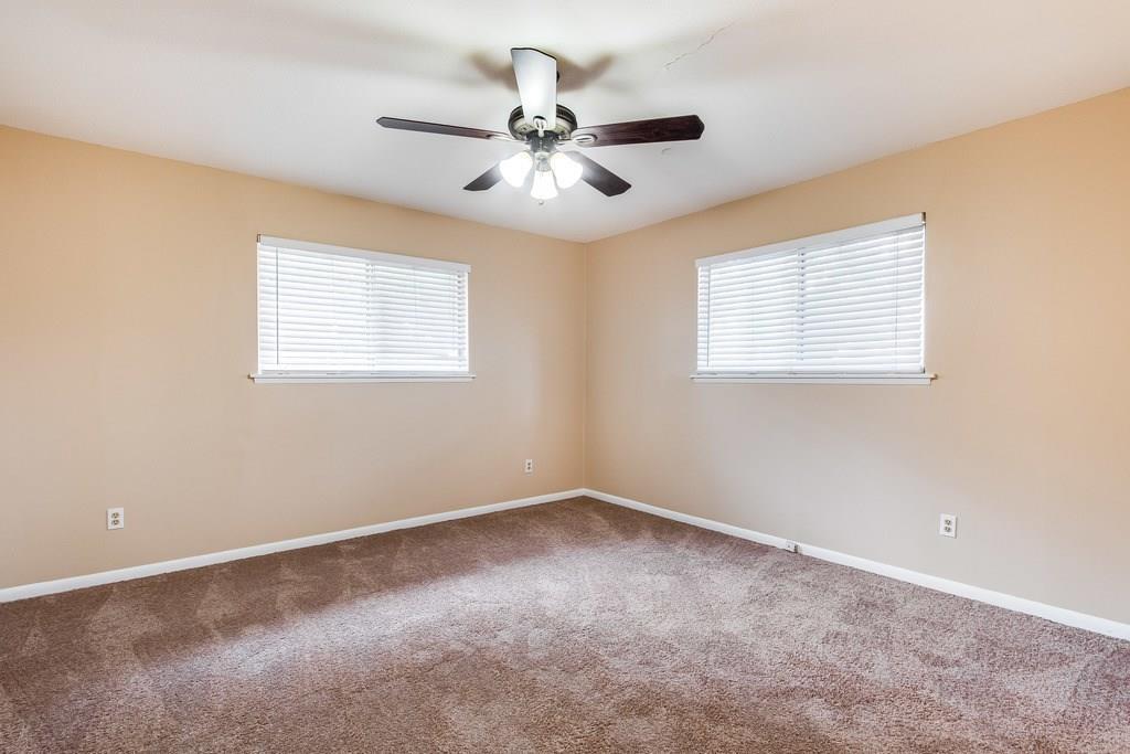 2802 ST EDWARDS CIR #B — photo 5