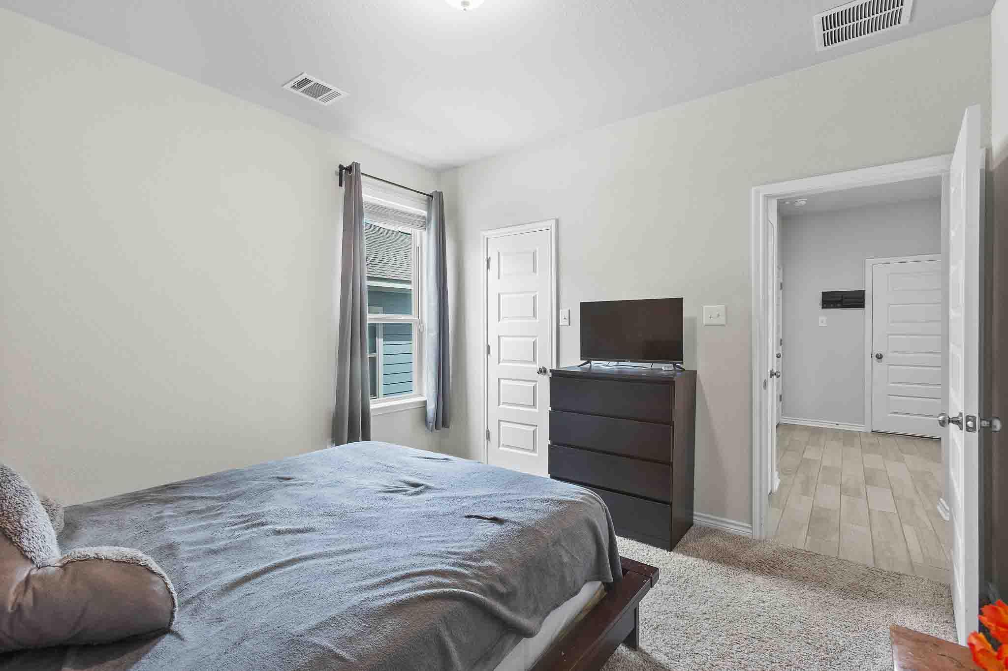 616 Barbary Coast LN — photo 3