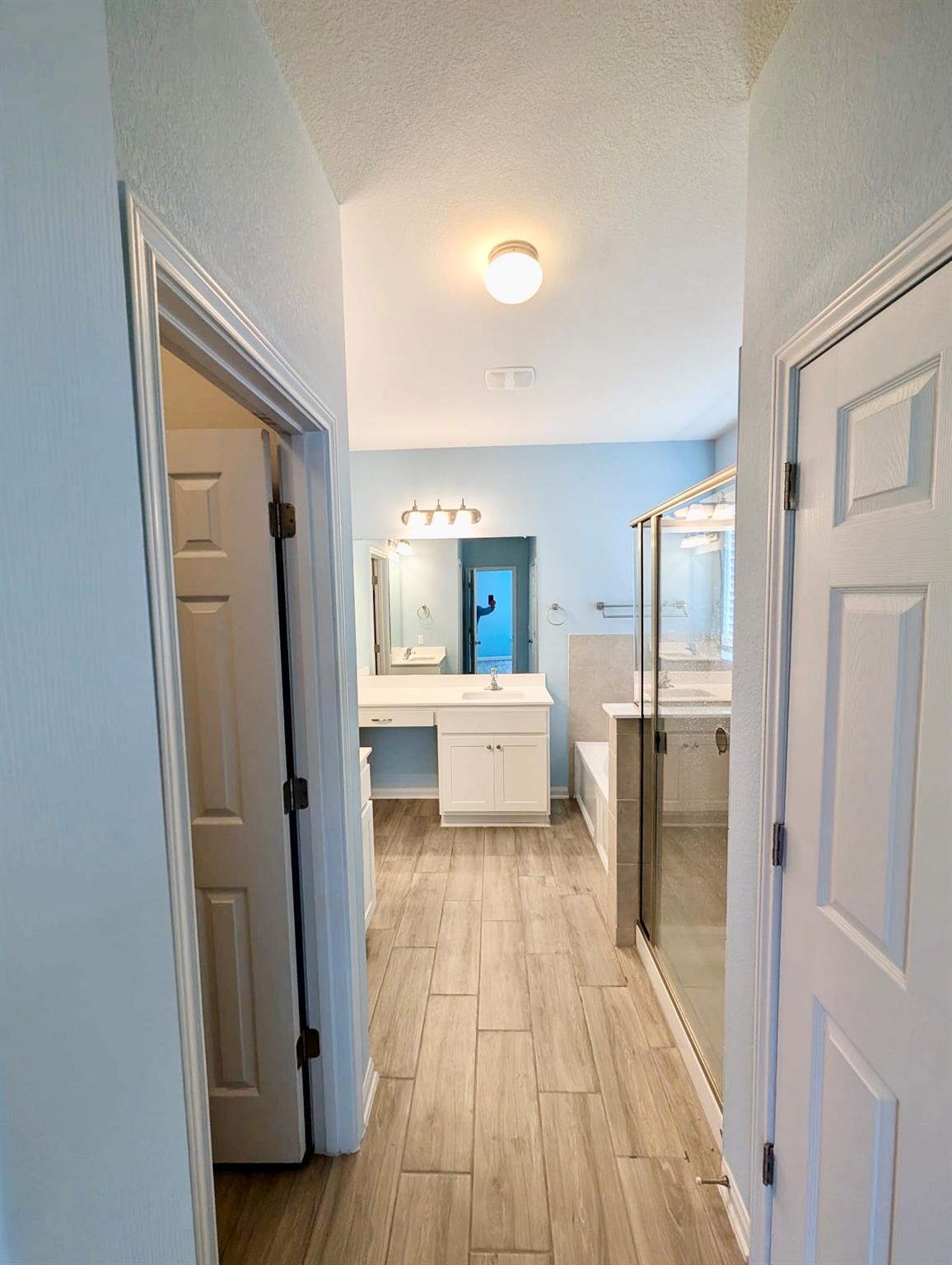 824 Falkland TRCE — photo 3
