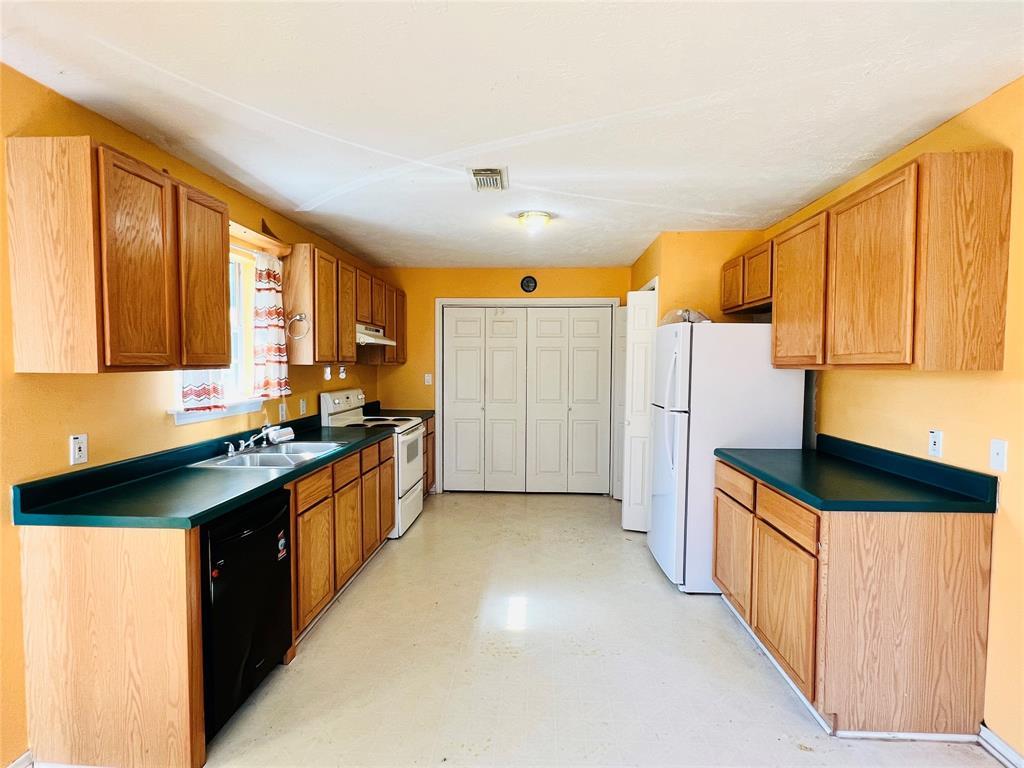 2105 Gillis Ave — photo 4