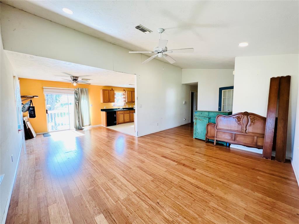 2105 Gillis Ave — photo 5