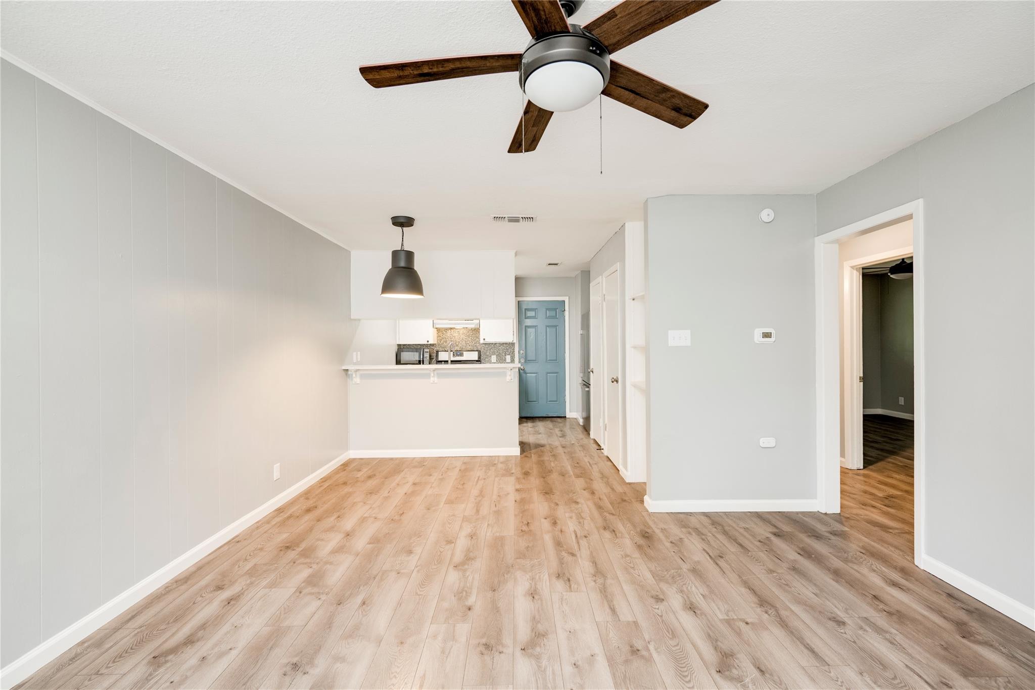 838 Meadows DR — photo 4