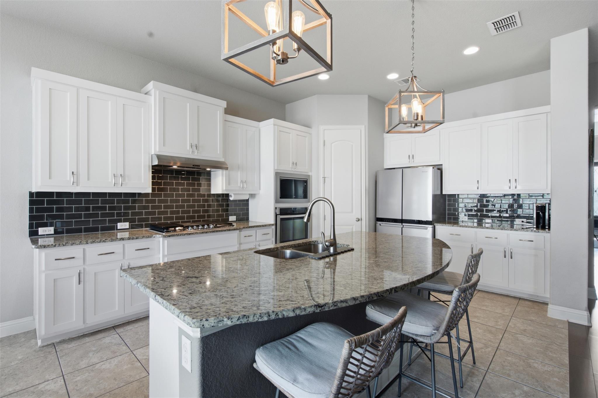 324 Stoney Point RD — photo 3