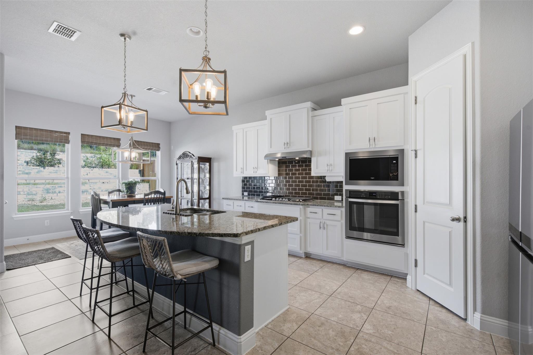 324 Stoney Point RD — photo 4