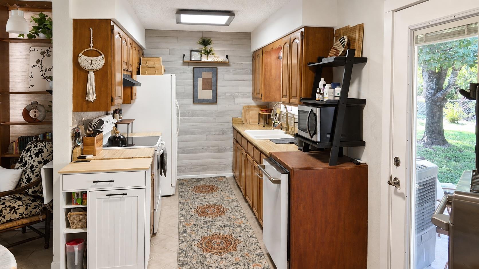 502 Ash DR — photo 4