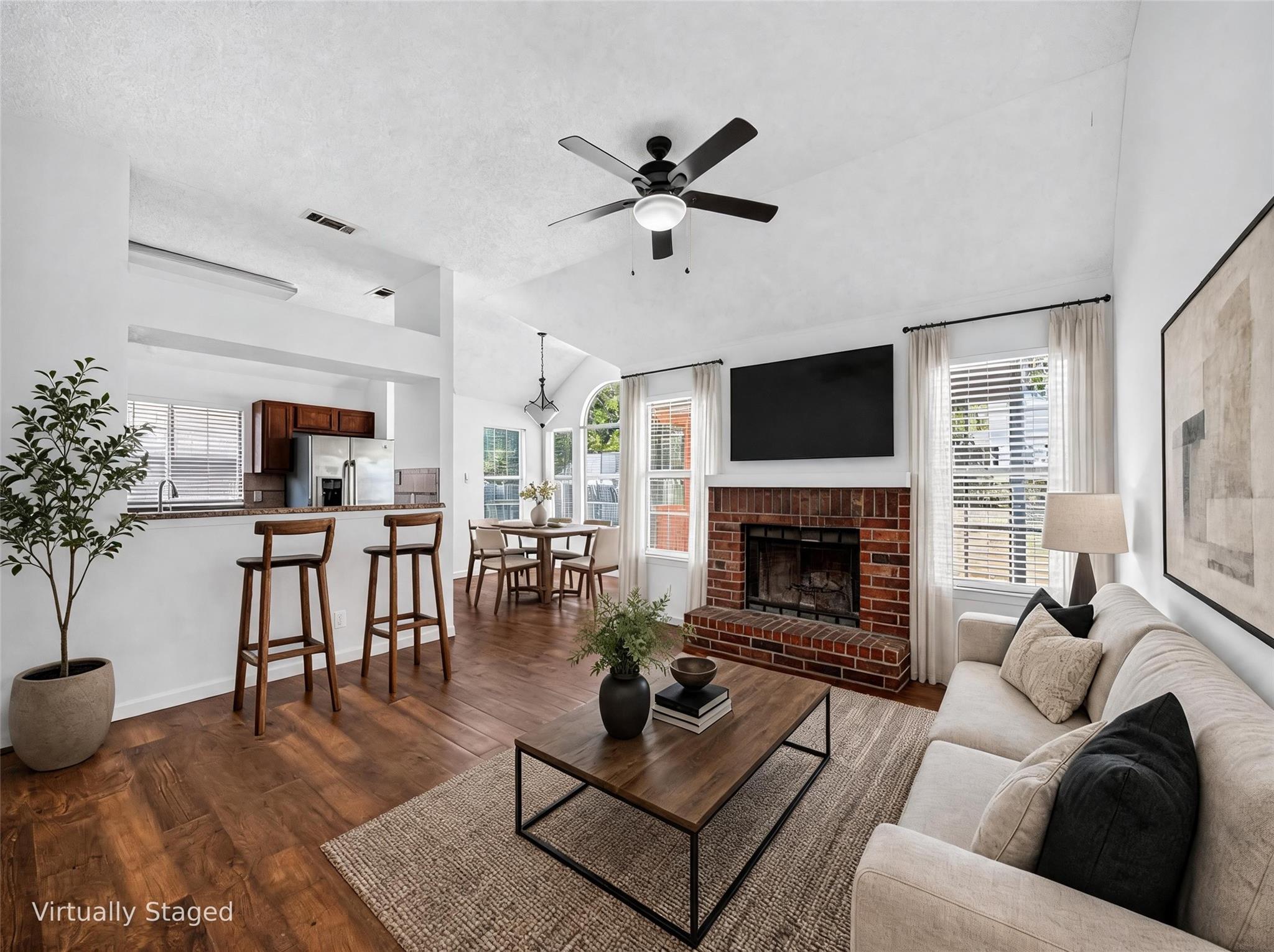 2603 Remington DR — photo 4