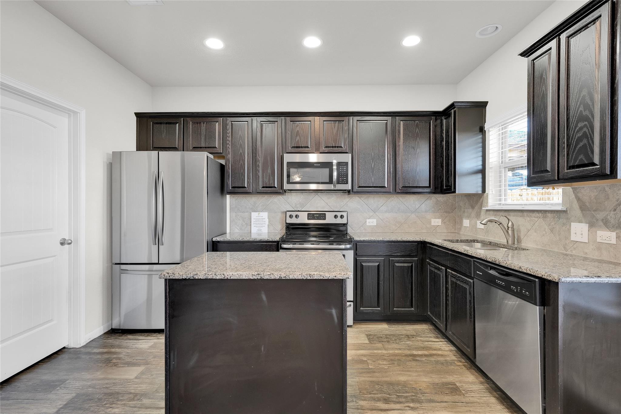 517 Pinnacle DR — photo 5