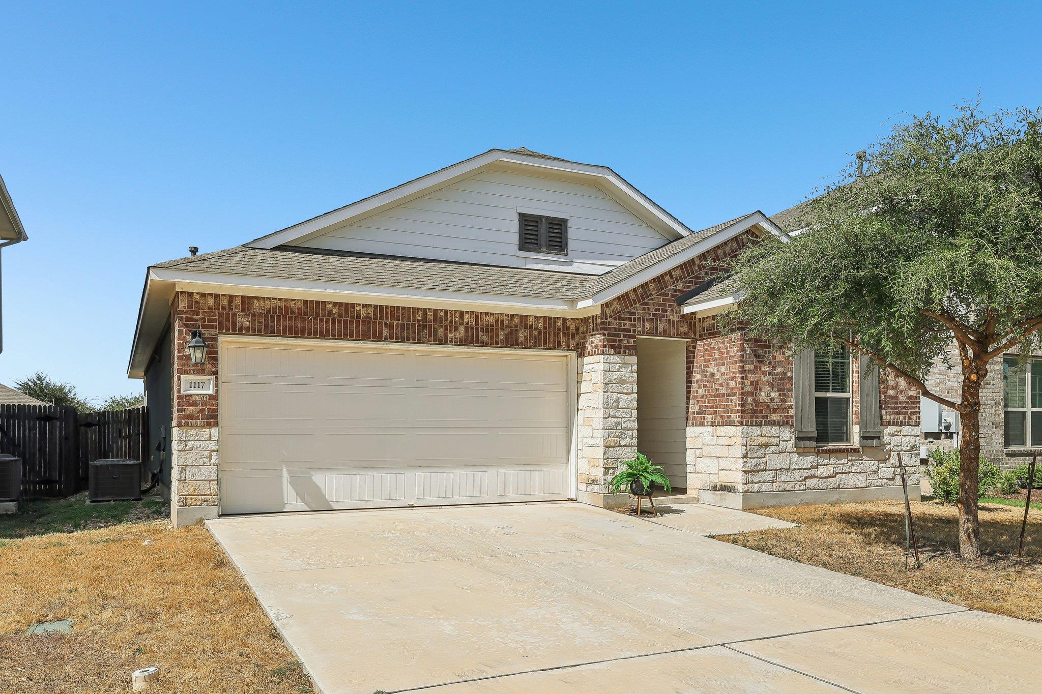1117 Waterfall Ave — photo 3