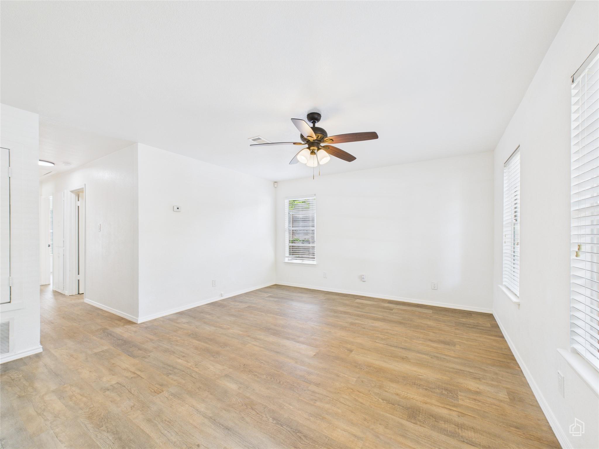 5809 Glenhollow PATH — photo 3