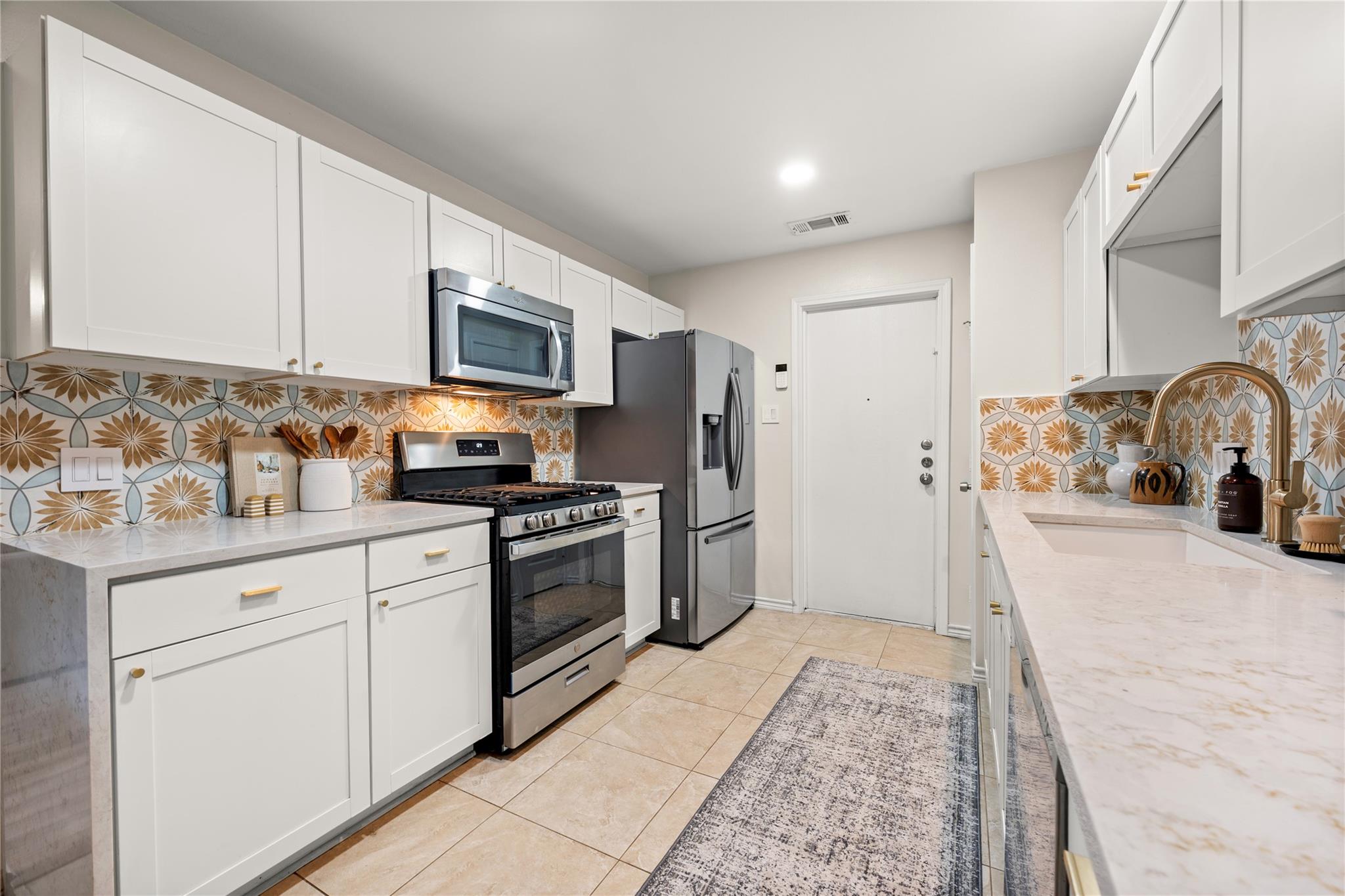 6716 Skynook DR — photo 4