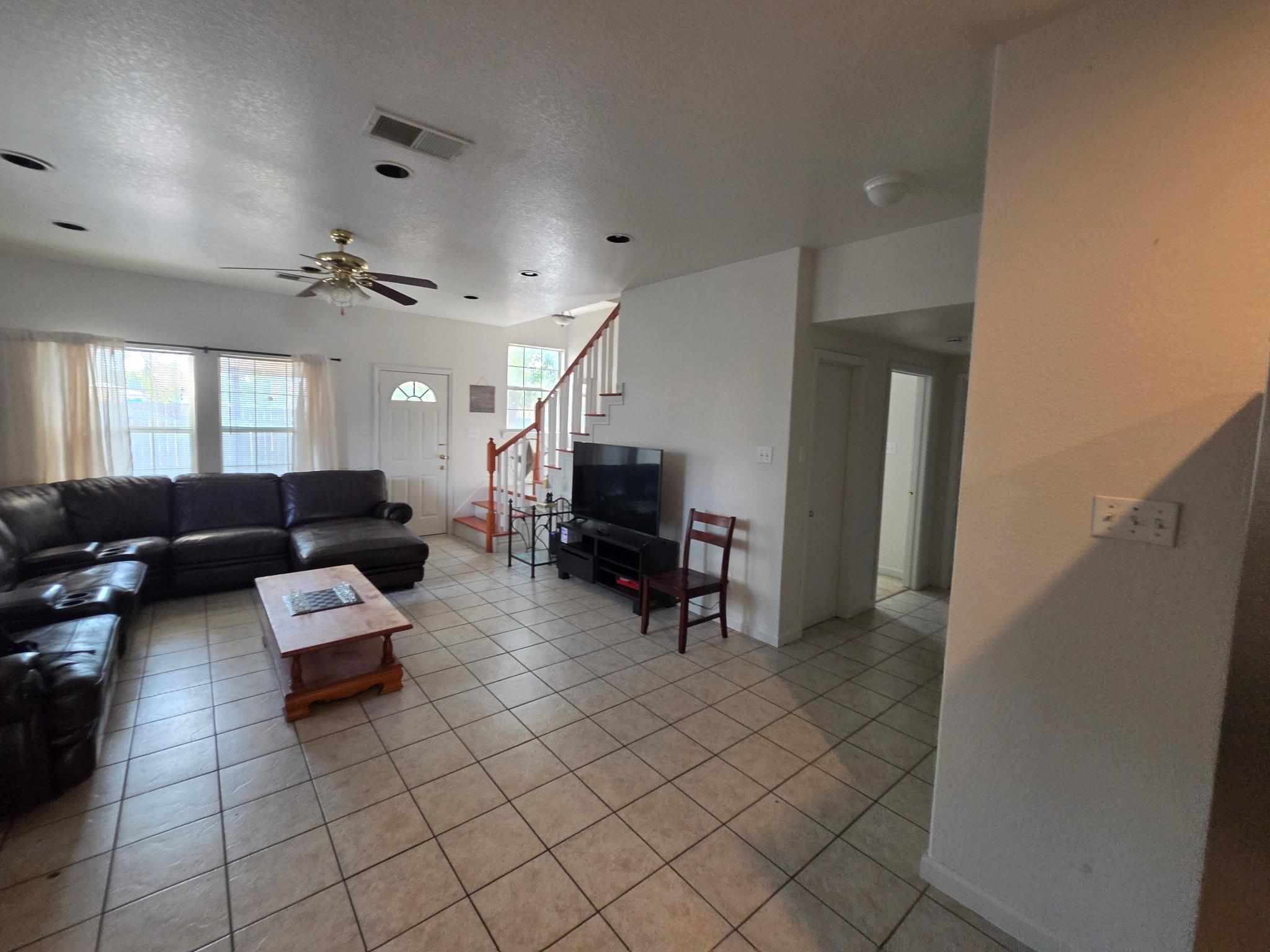 4703 Harmon Ave — photo 3