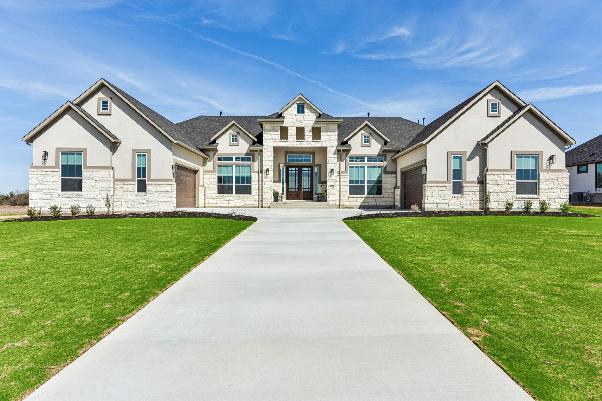 1304 Paxton LN
