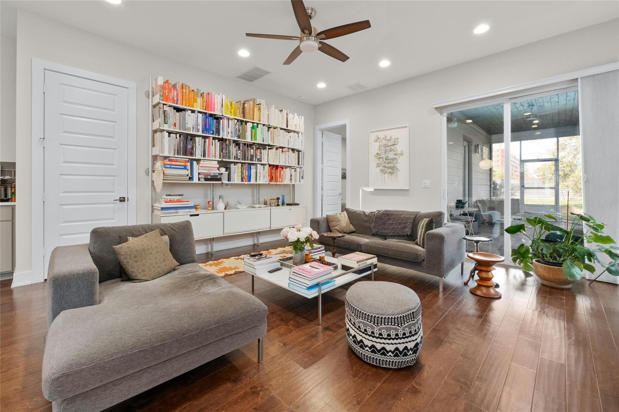 1100 Saucedo ST #B — photo 3