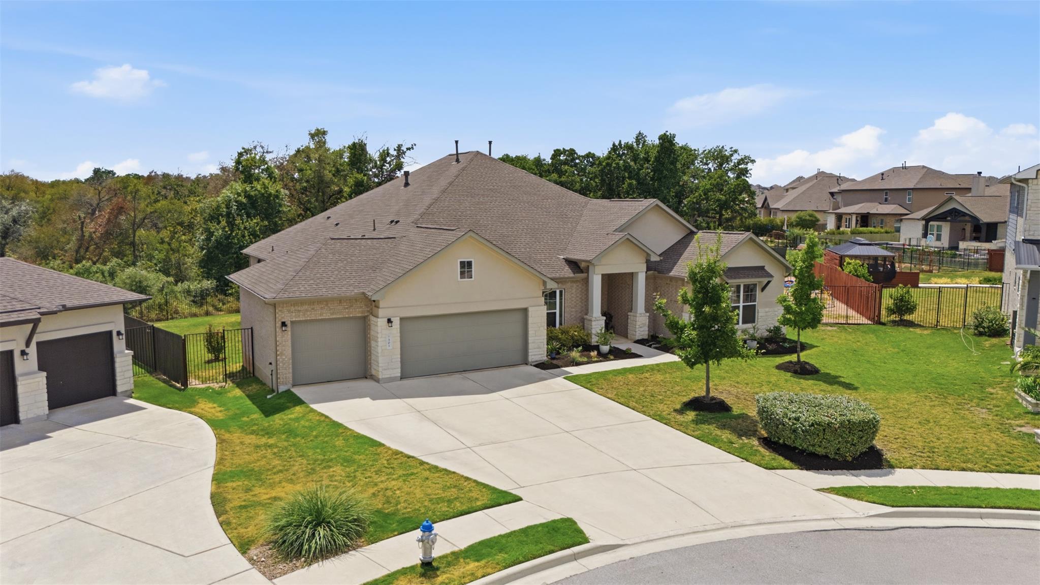 501 Great Lawn CV