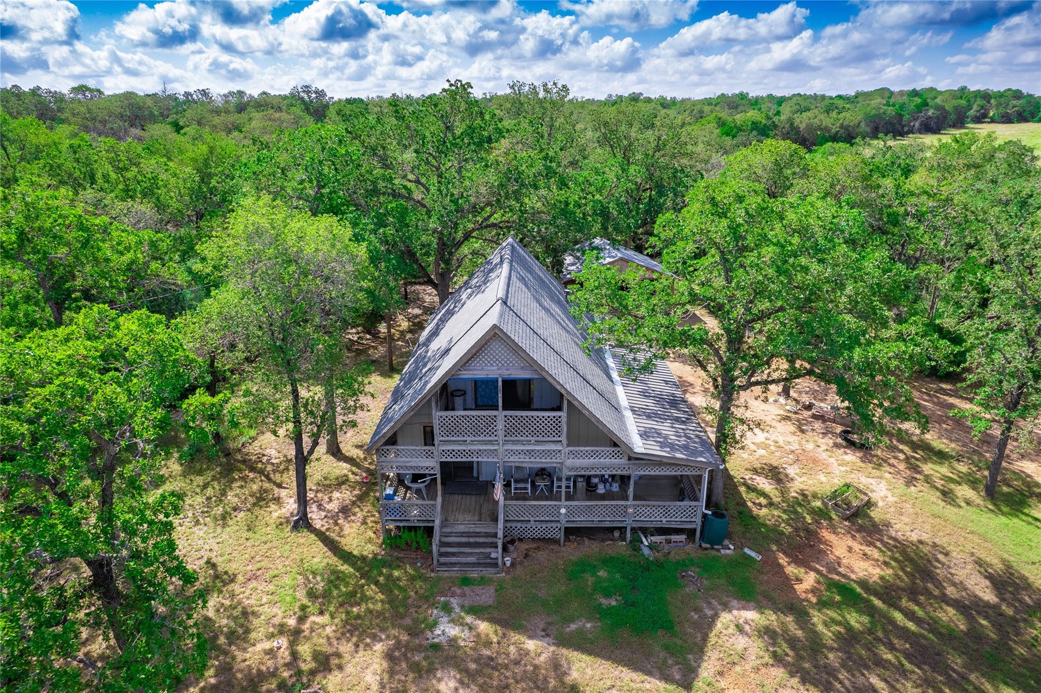 499 Hidden Oaks DR