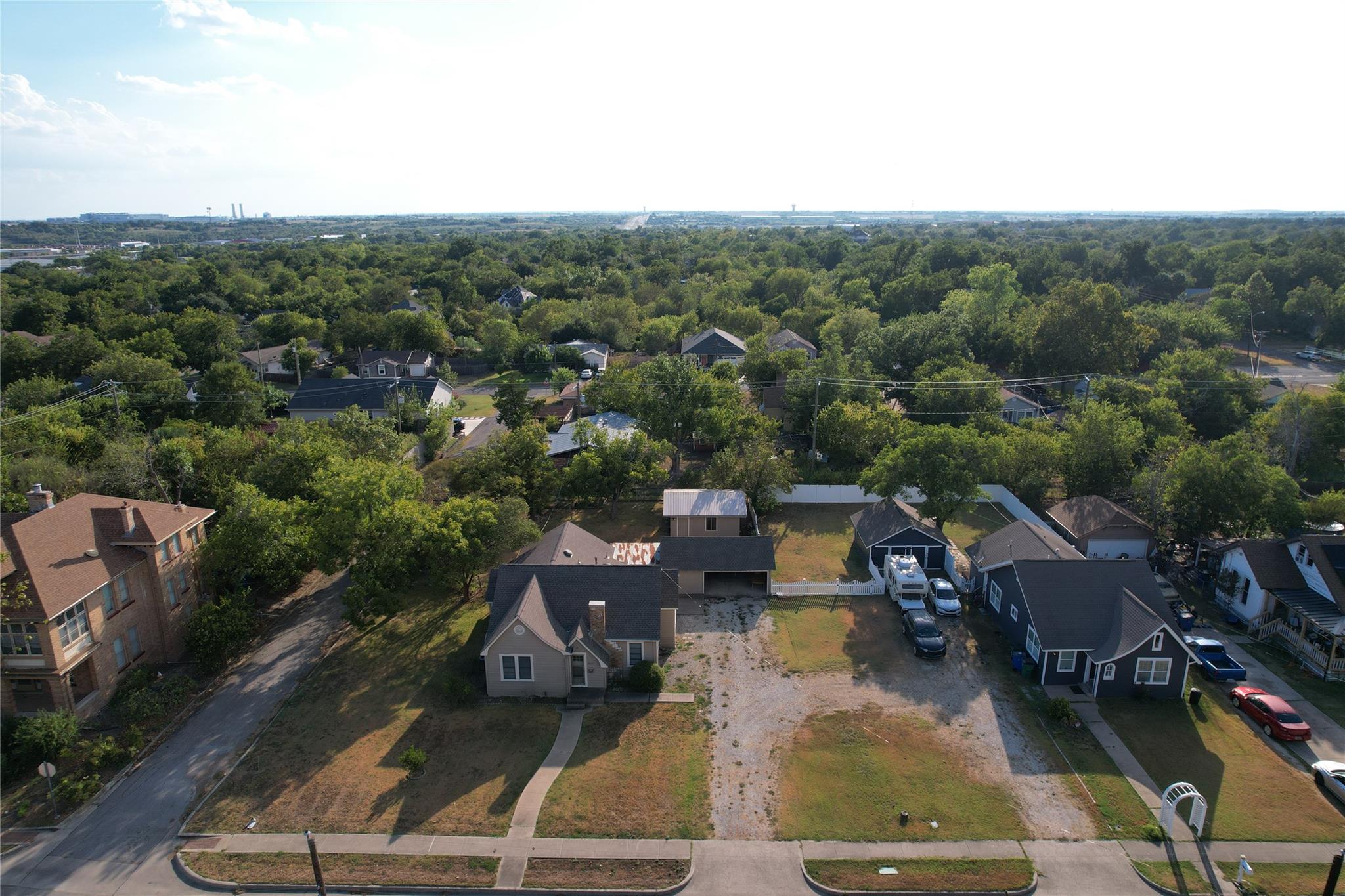 805 Howard ST — photo 3