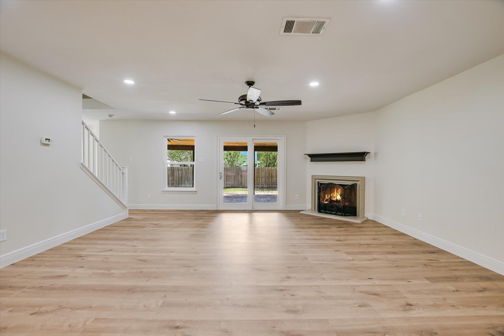 2116 Milan DR — photo 5
