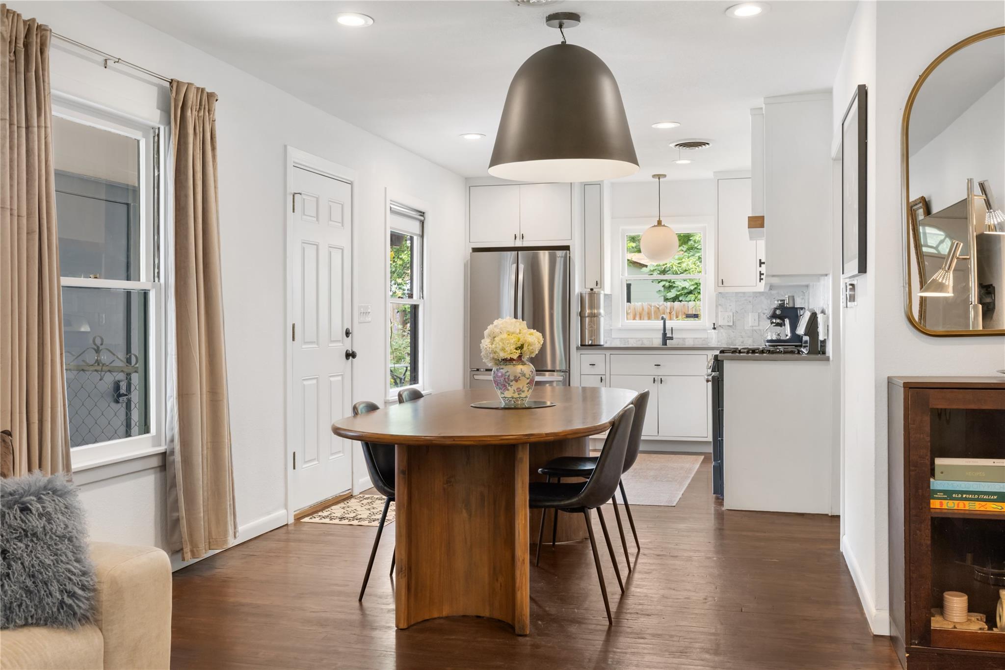 1106 Arcadia Ave — photo 3