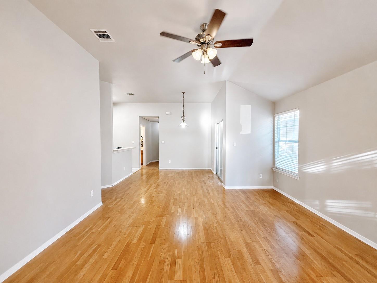 1581 Parkfield CIR — photo 3