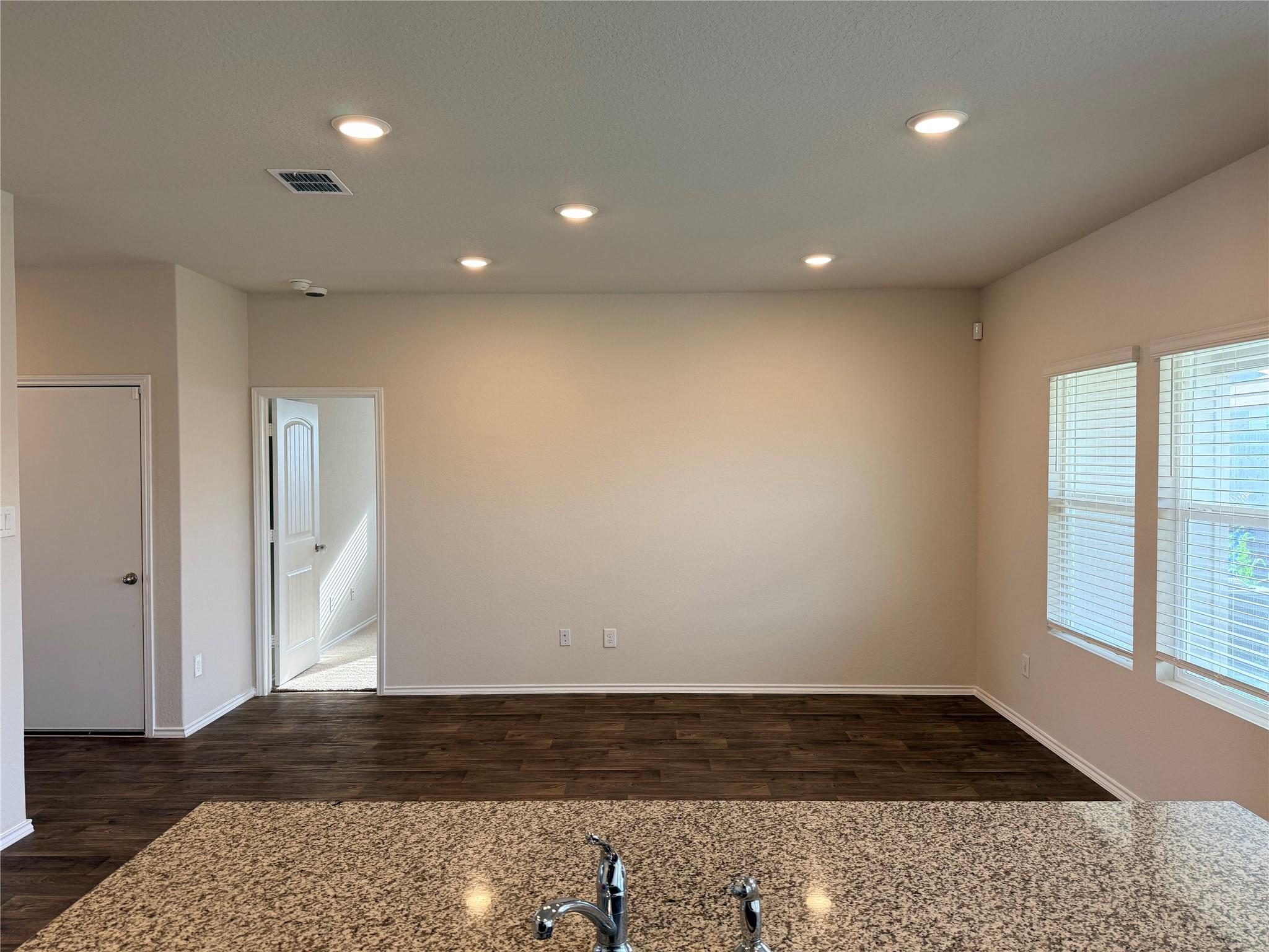 821 Gerardia CT — photo 4