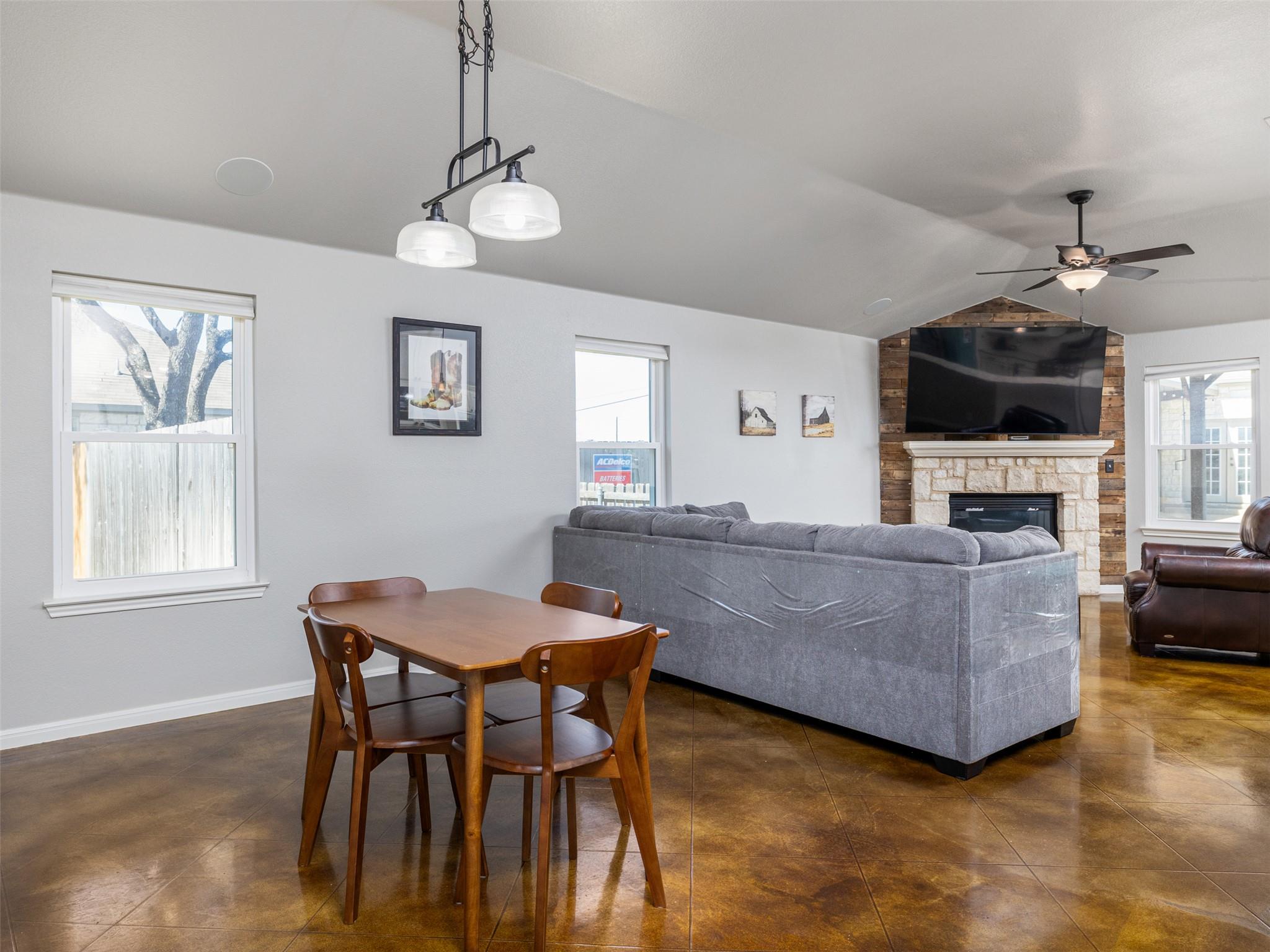 208 Buffalo PASS — photo 5