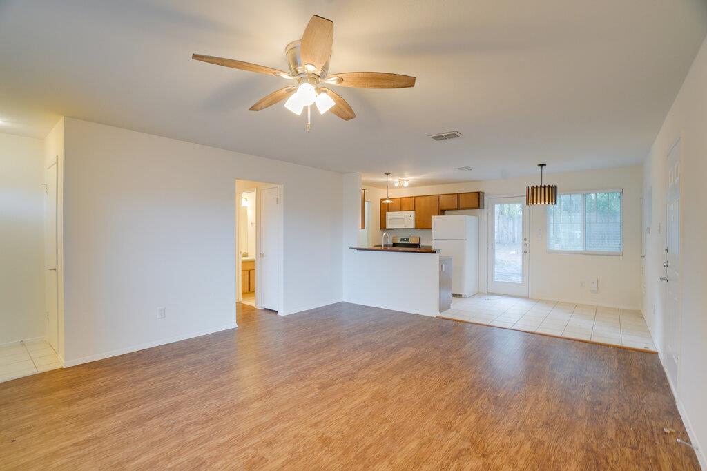 7100 Barnsdale WAY — photo 4