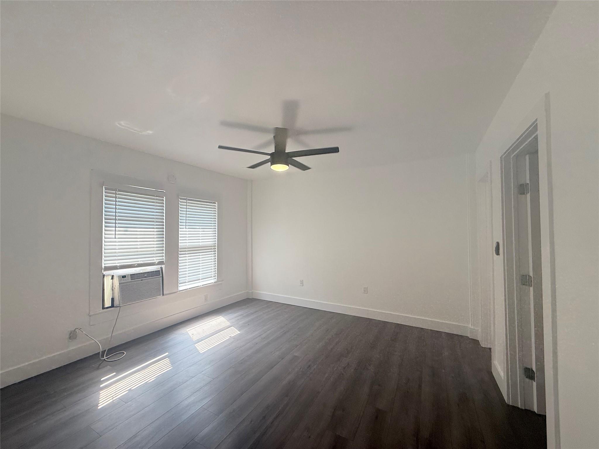 126 Smith LN #E — photo 3