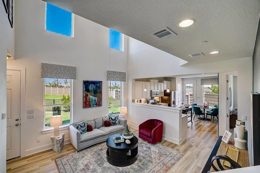 2027 Cora Ivy LN — photo 4
