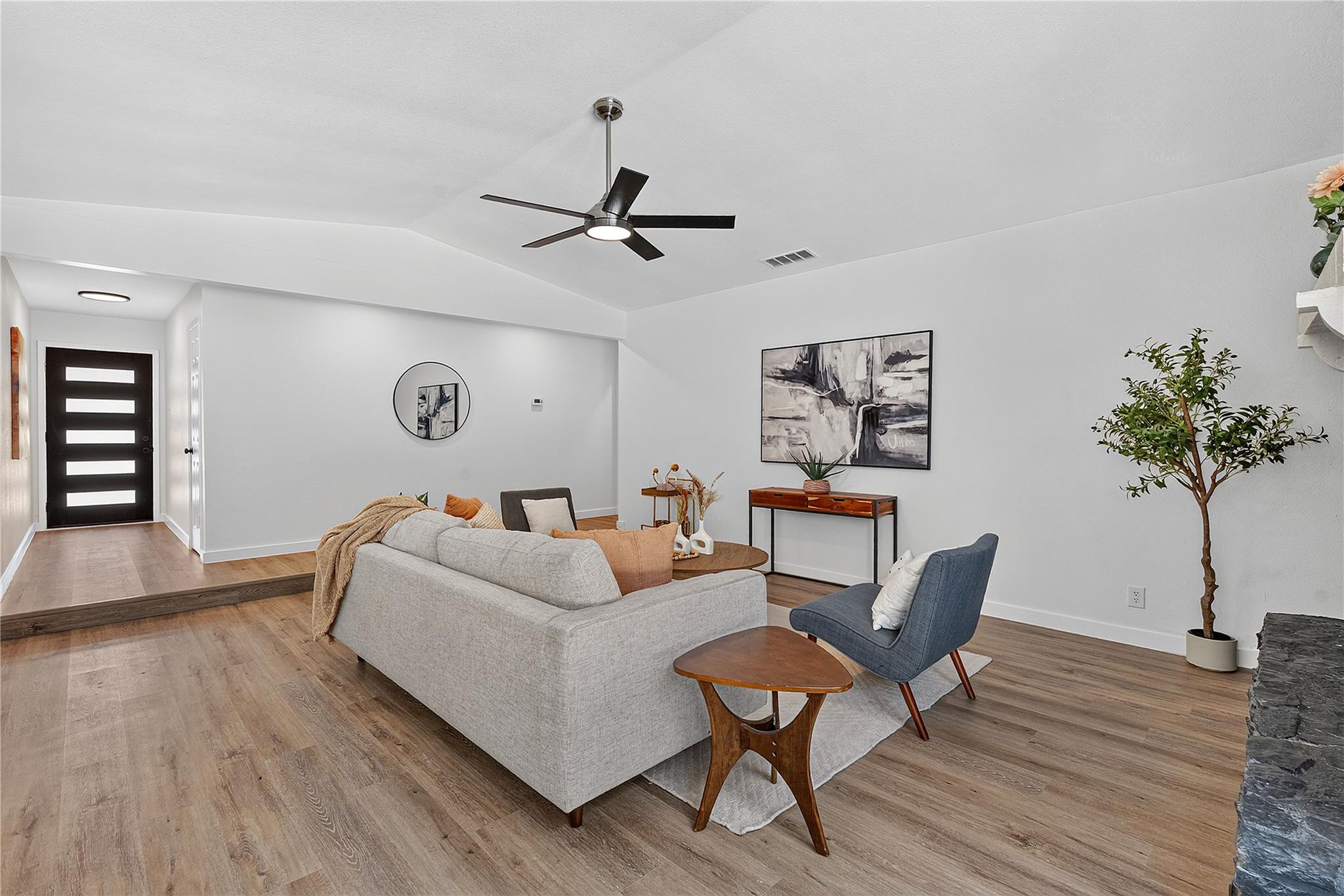 12505 Parkland DR — photo 3