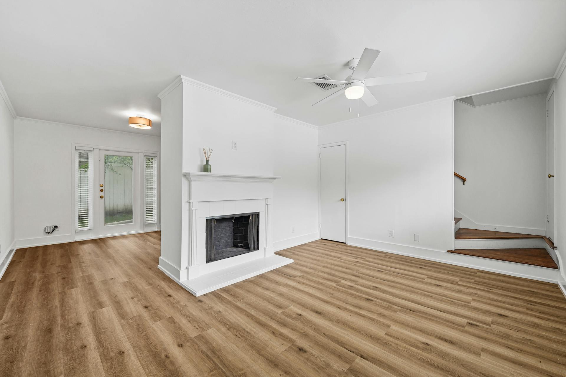 2401 Winsted LN #4 — photo 3