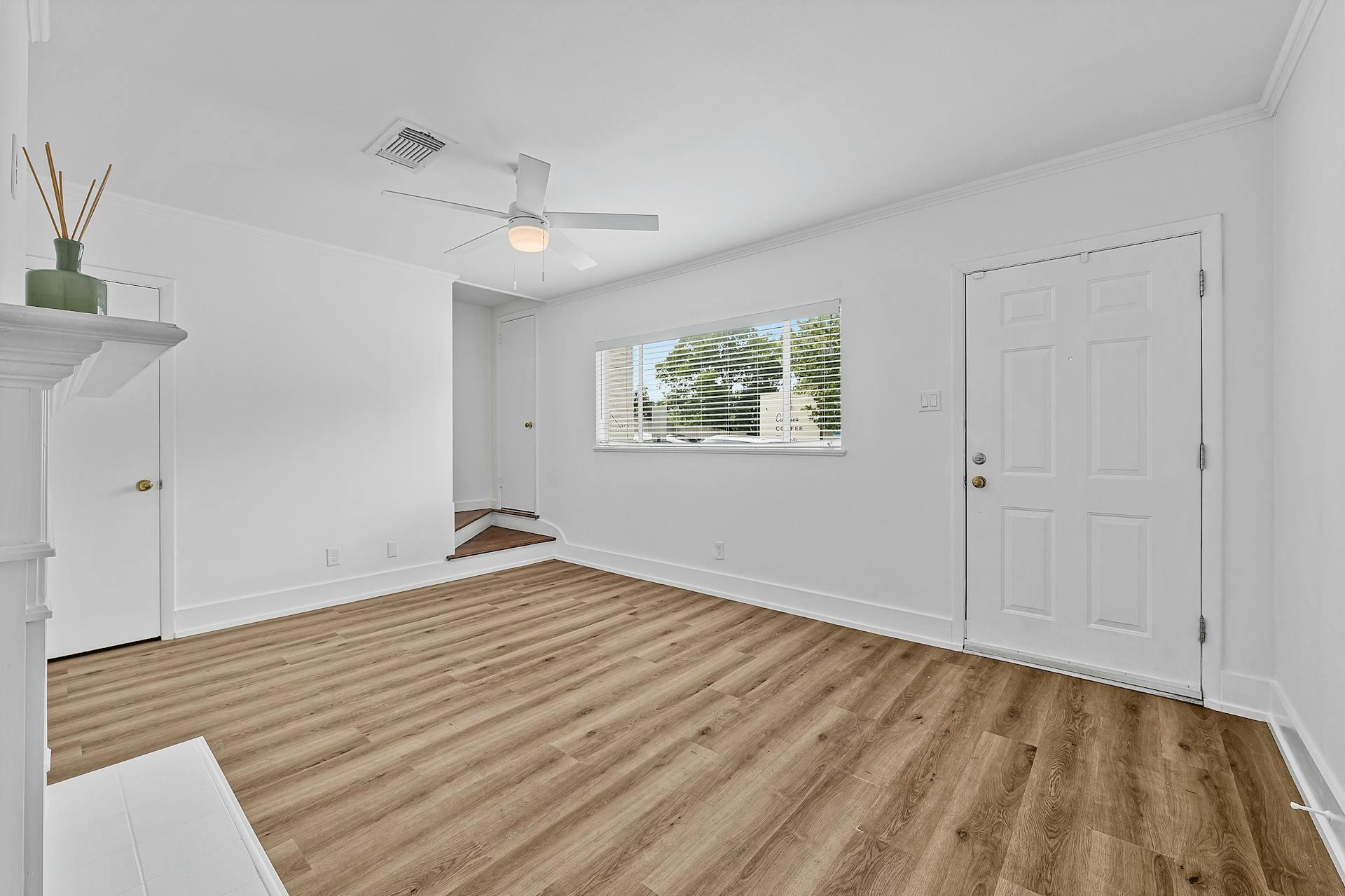 2401 Winsted LN #4 — photo 4