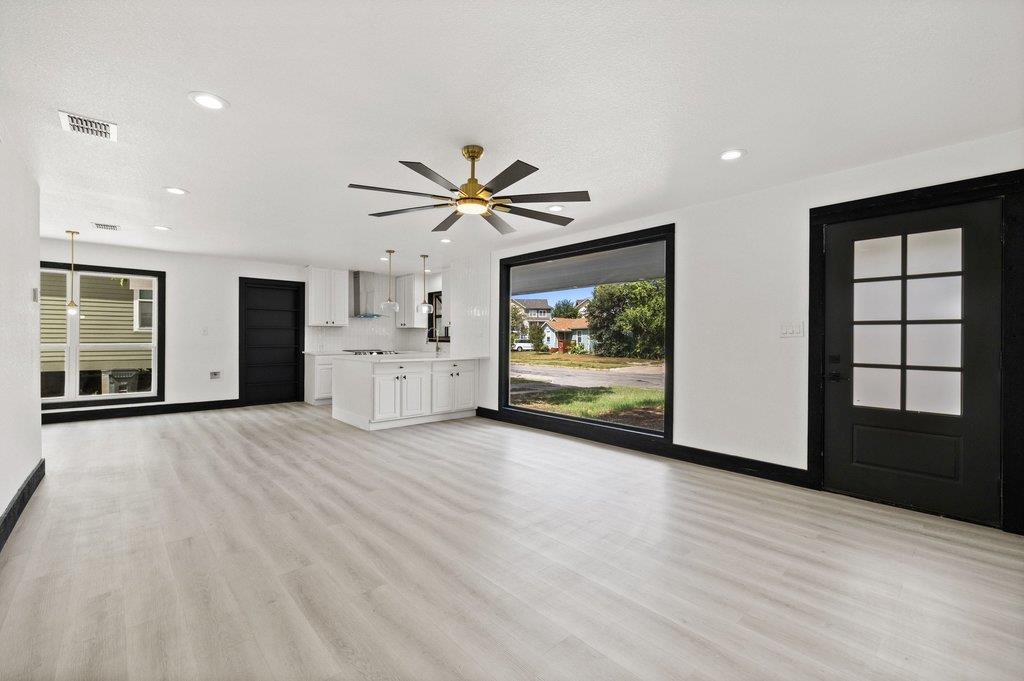 606 Barbara DR — photo 3