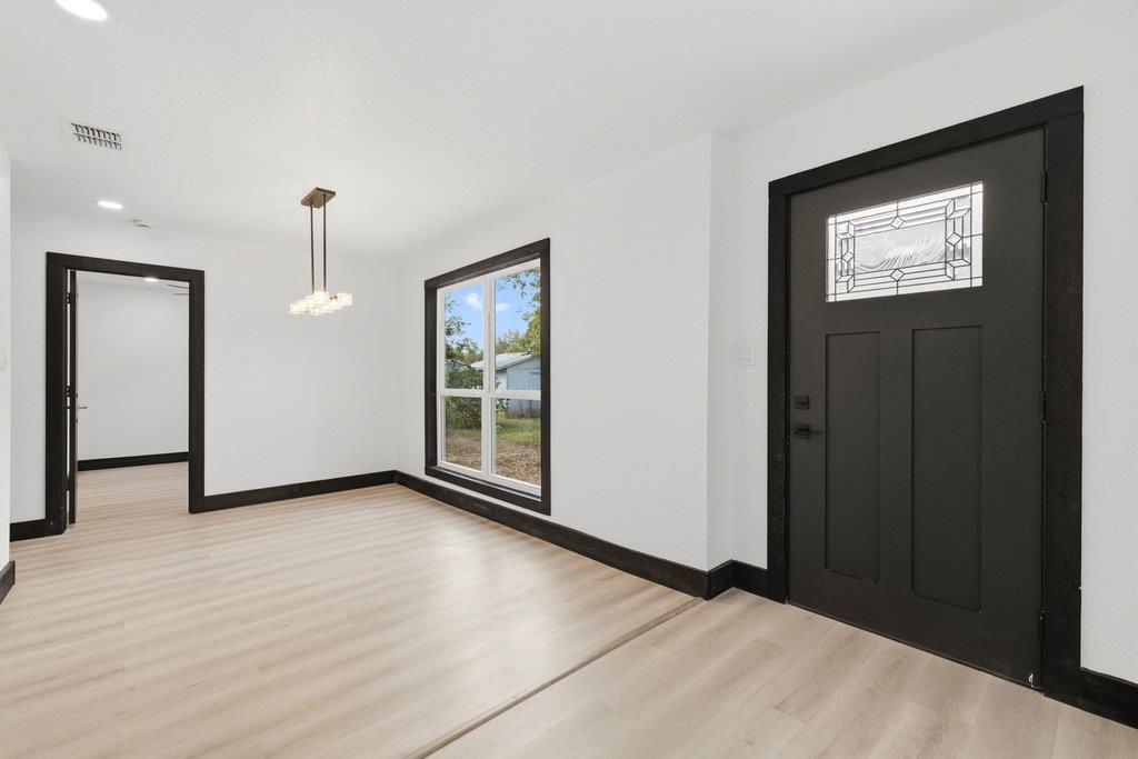 606 Barbara DR — photo 5