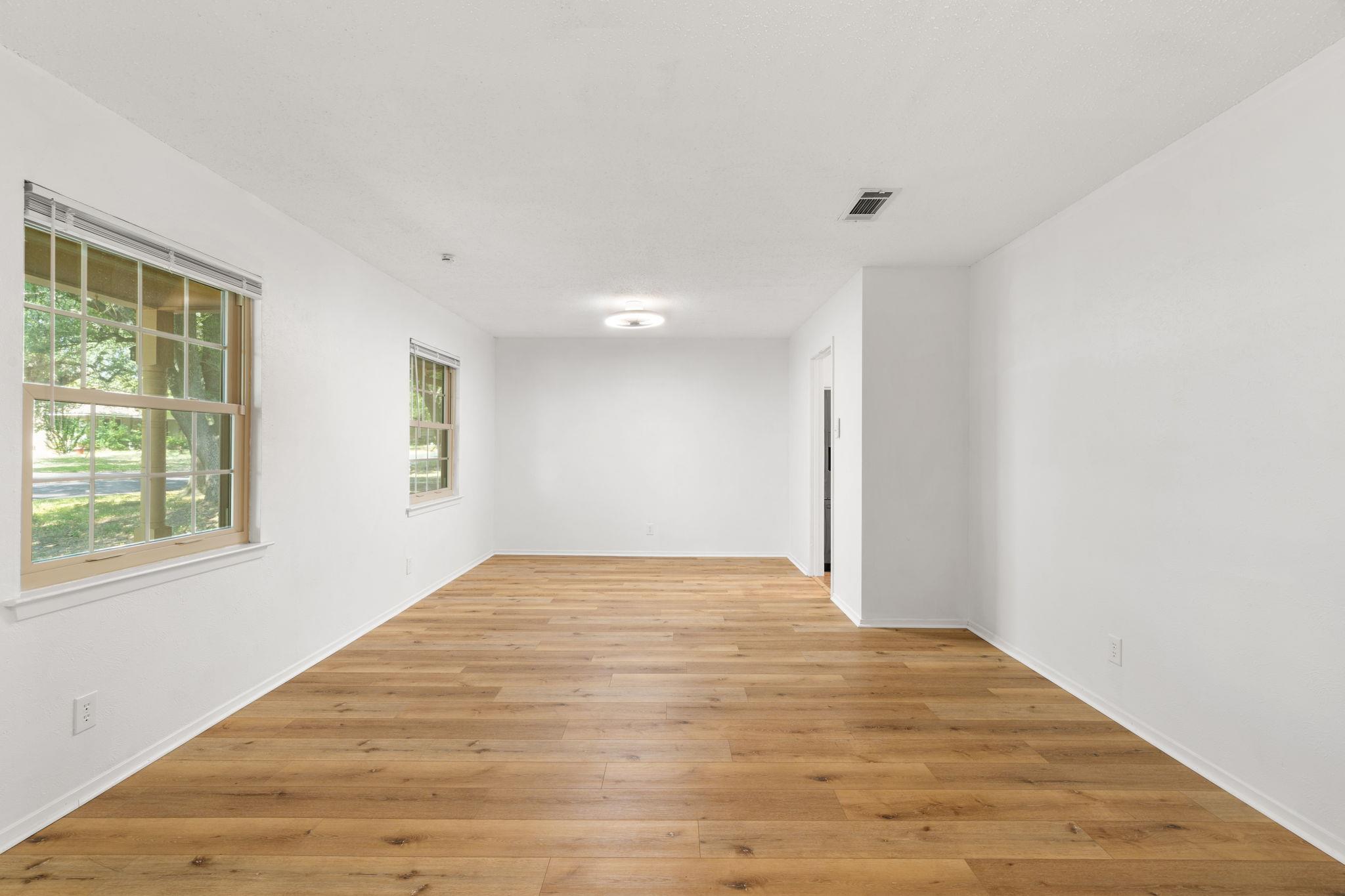 2202 Winchester DR — photo 4